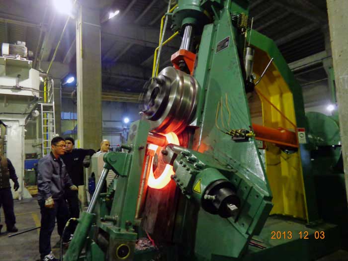 D51 vertical ring rolling machine