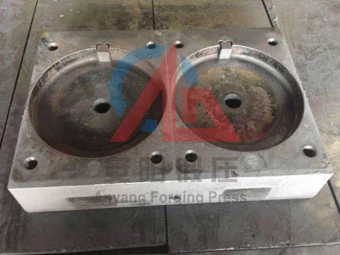 claw pole forging die design